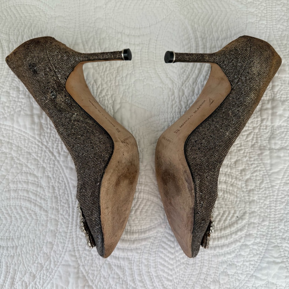 Manolo Blahnik Hangisi 90mm Gold Glitter Jewel Buckle Pumps Size 37 EU - Picture 5 of 11